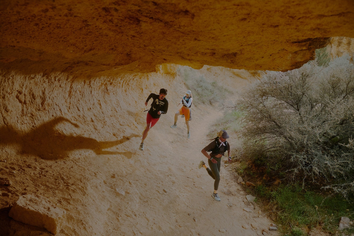 3 People running.